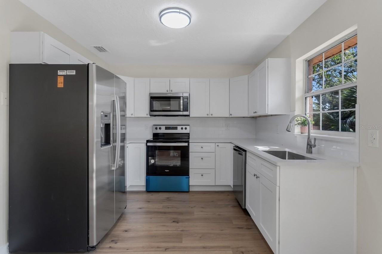 14717 Sunset St - Photo 5 of 13