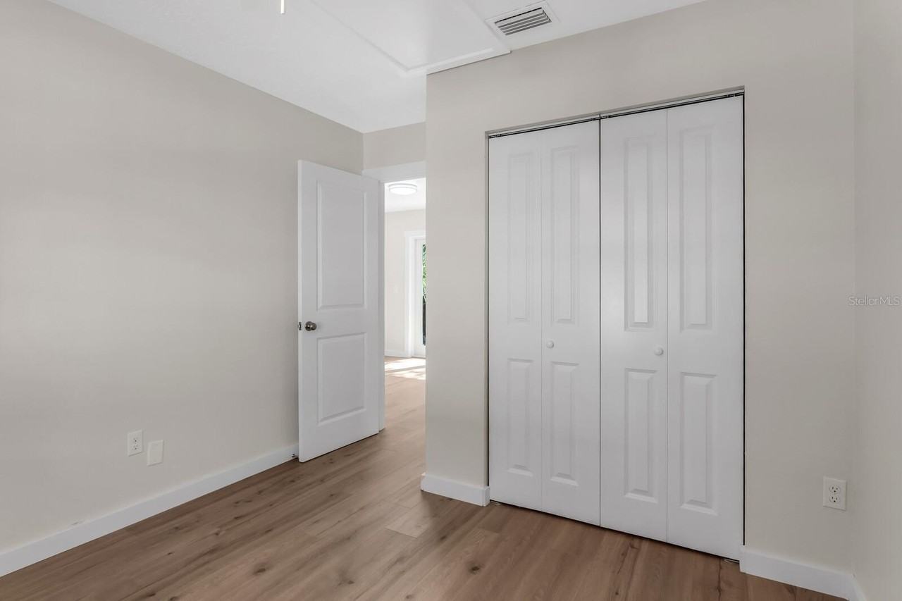 14717 Sunset St - Photo 6 of 13