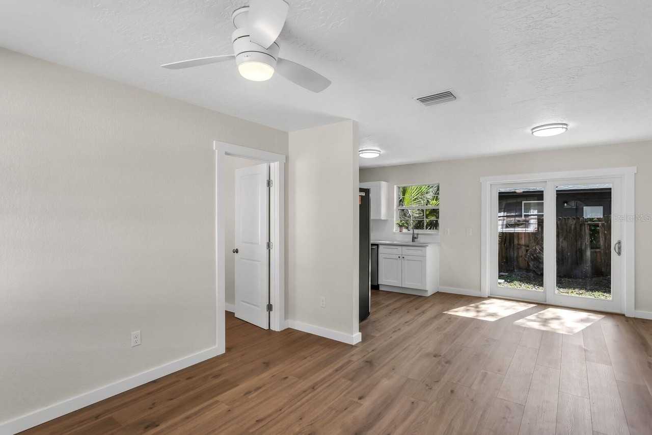 14717 Sunset St - Photo 7 of 13