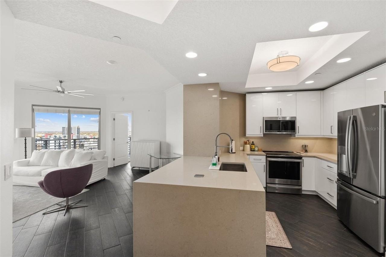 1209 E Cumberland Ave #2103 - Photo 4 of 41