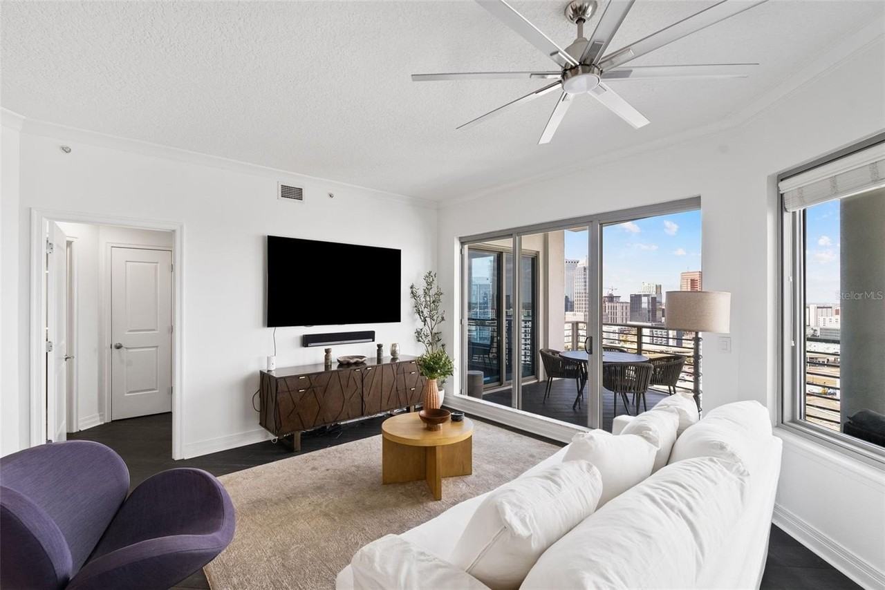 1209 E Cumberland Ave #2103 - Photo 7 of 41