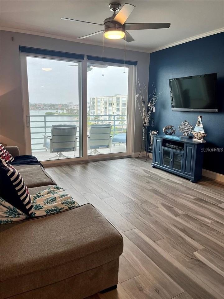 7932 Sailboat Key Blvd S #504 - Photo 5 of 27