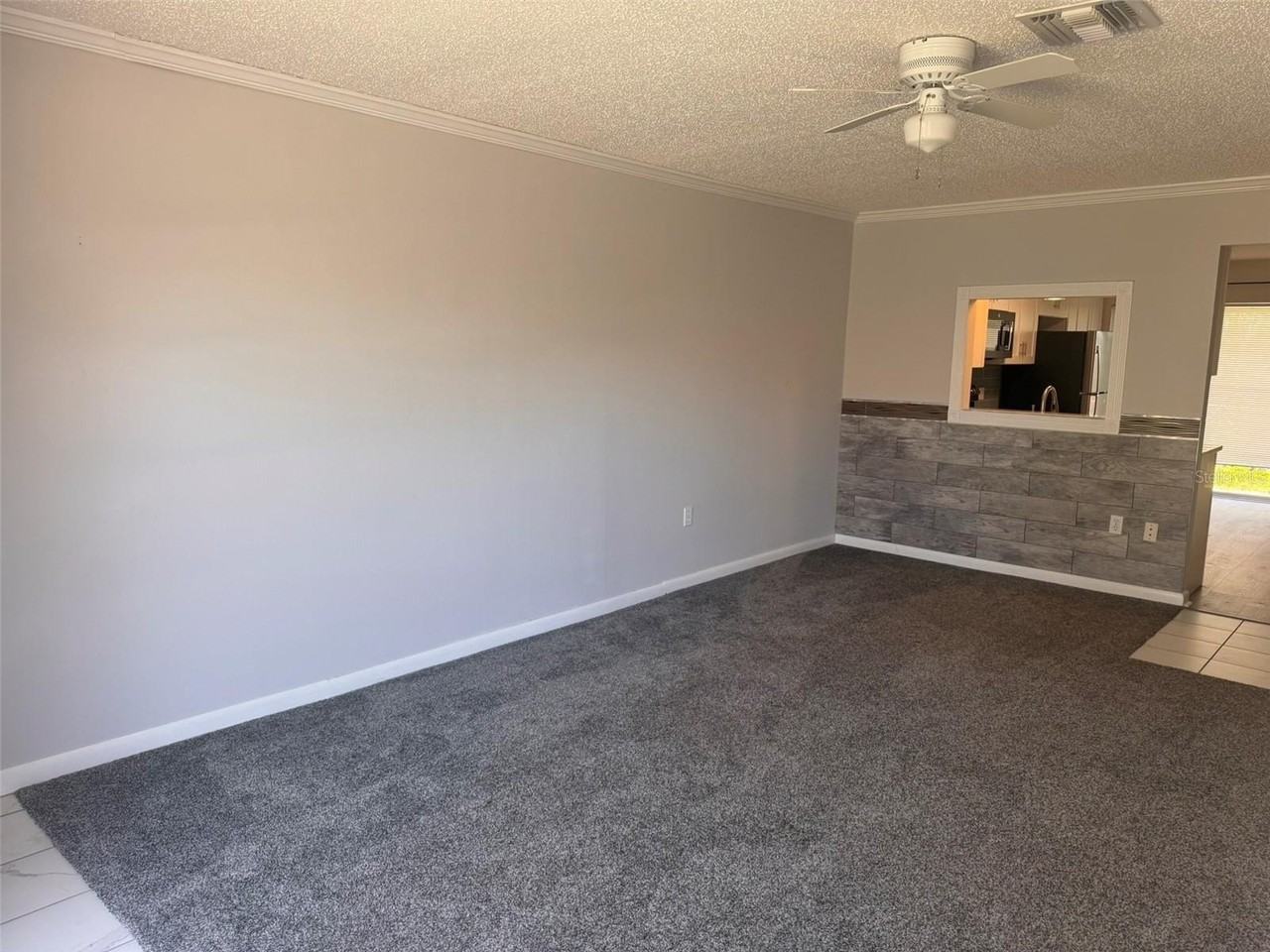 843 Cambridge Ct #843 - Photo 5 of 23
