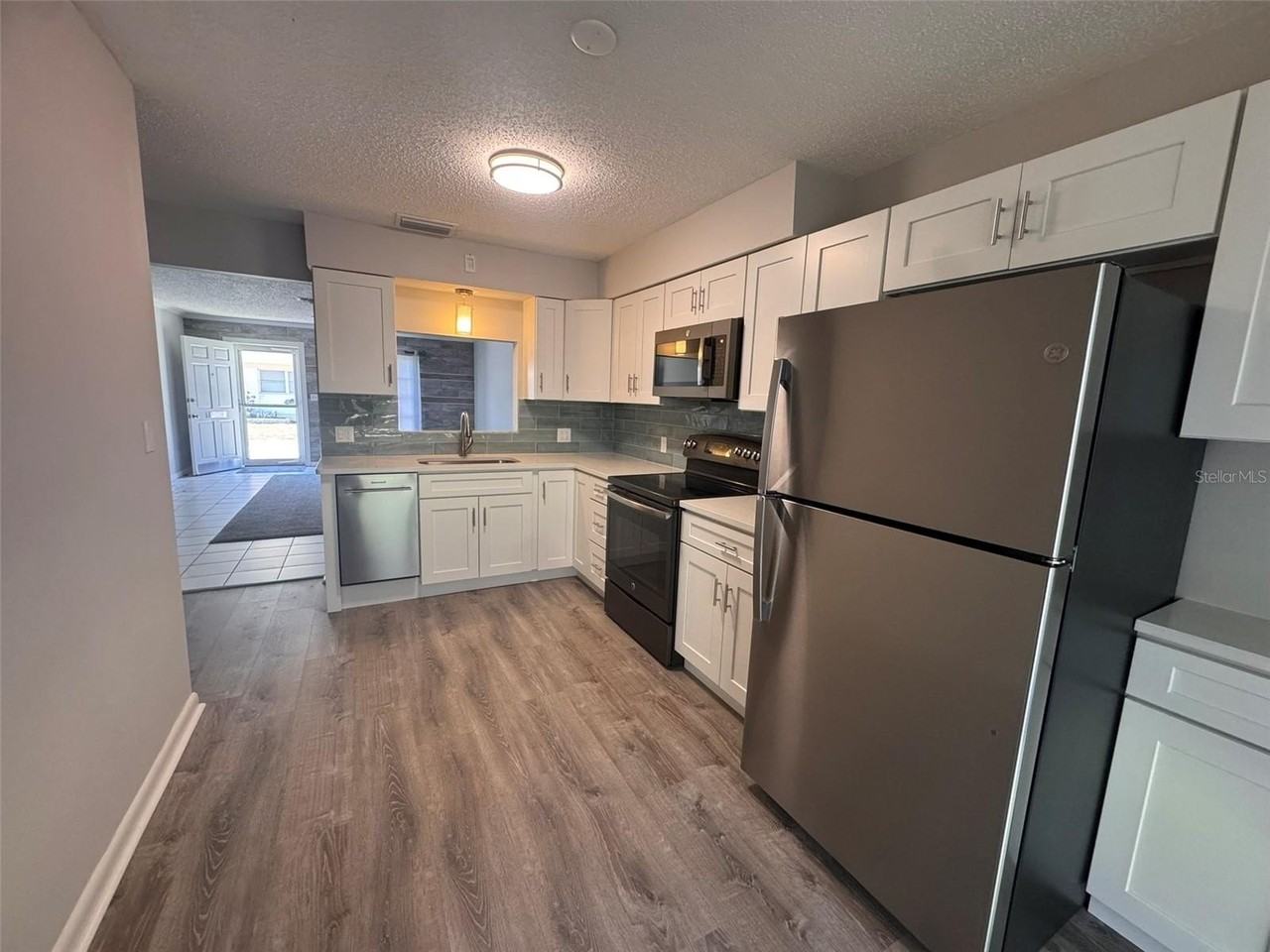 843 Cambridge Ct #843 - Photo 7 of 23
