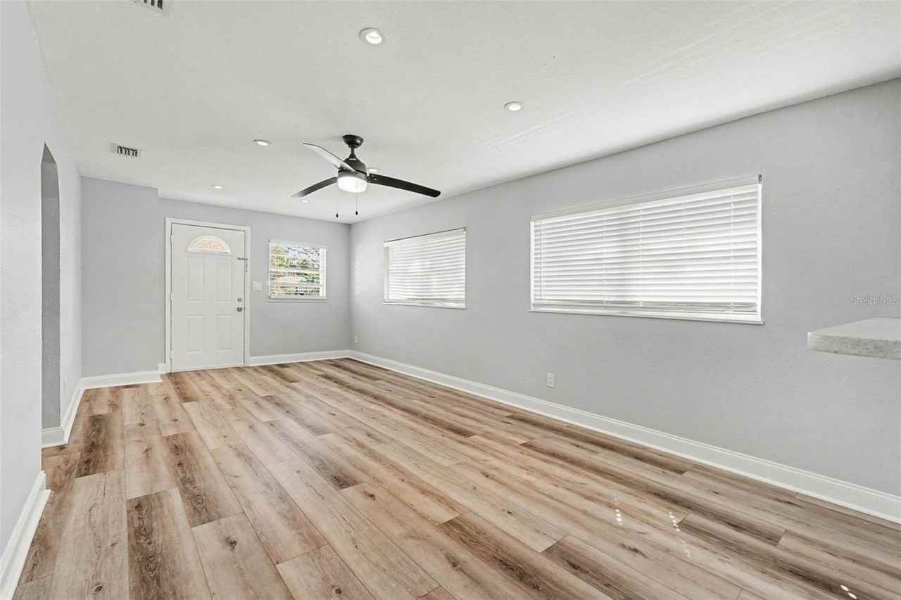 8902 El Portal Dr - Photo 4 of 29