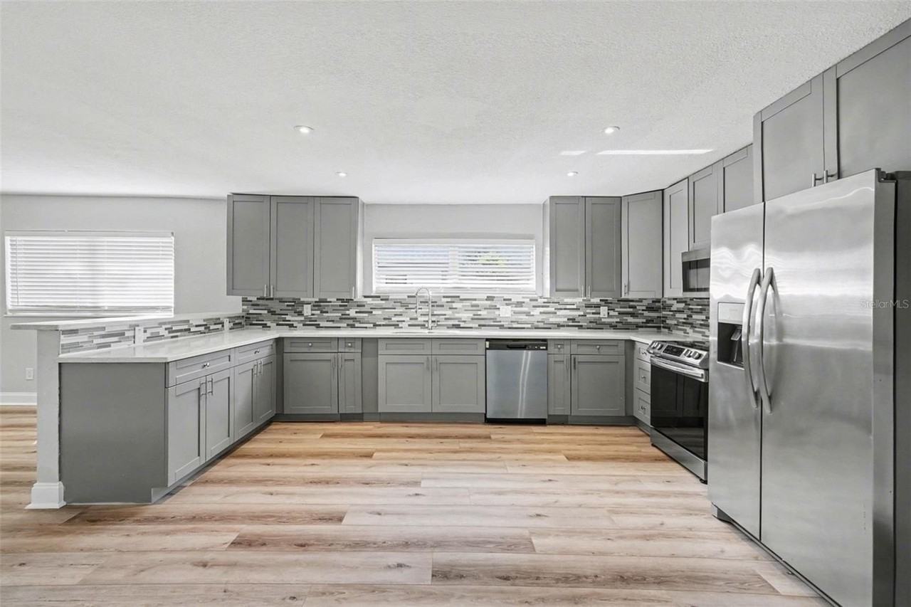 8902 El Portal Dr - Photo 7 of 29