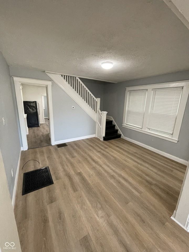 12 N Randolph St - Photo 5 of 19