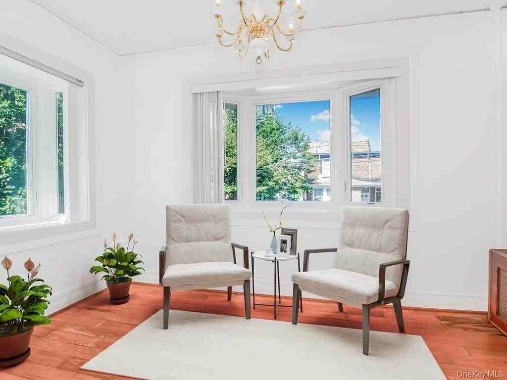 4312 Carpenter Ave - Photo 4 of 10