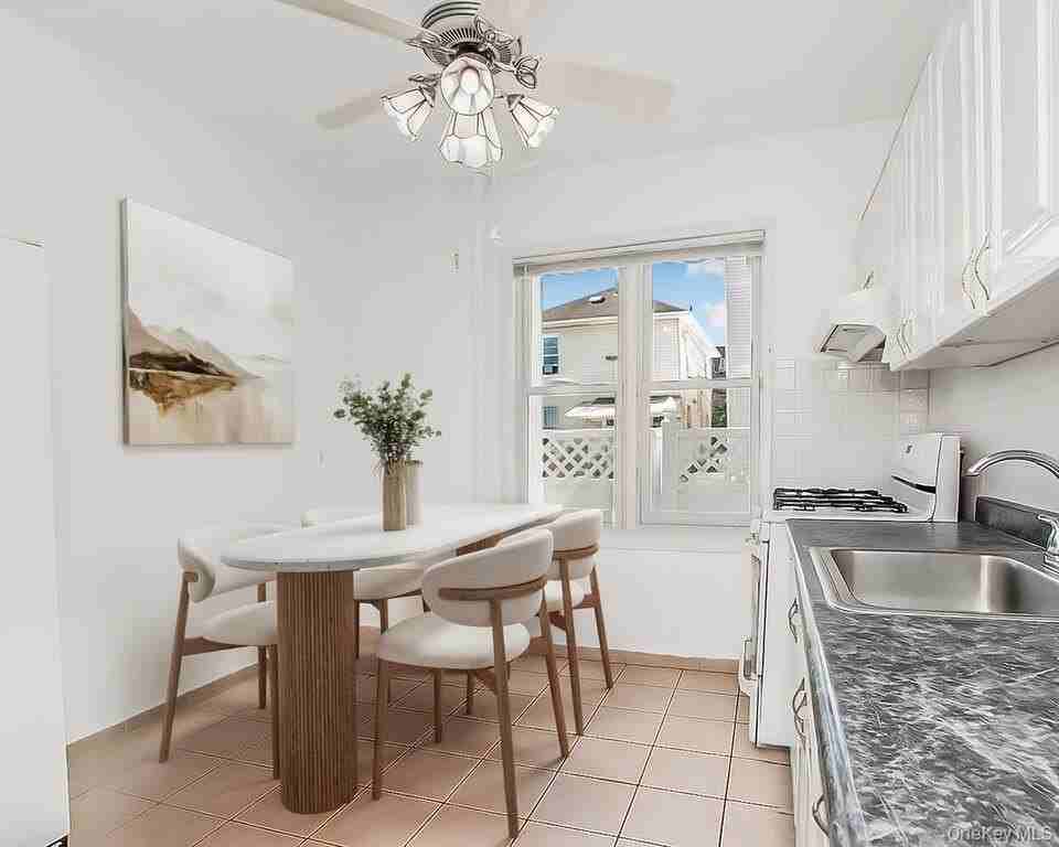 4312 Carpenter Ave - Photo 7 of 10