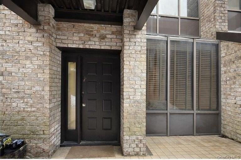 130 S Middle Neck Rd Apt 2 #2 - Photo 2 of 22