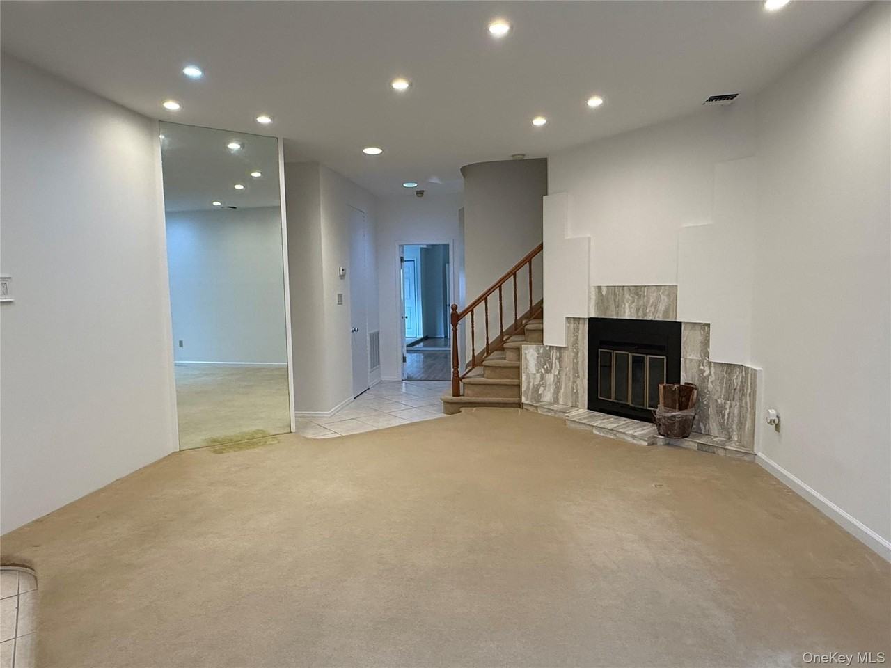 130 S Middle Neck Rd Apt 2 #2 - Photo 6 of 22