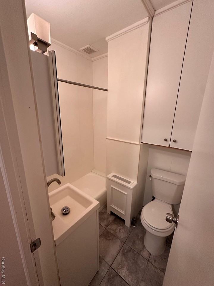 6034 56th Rd Unit 2r - Photo 7 of 10