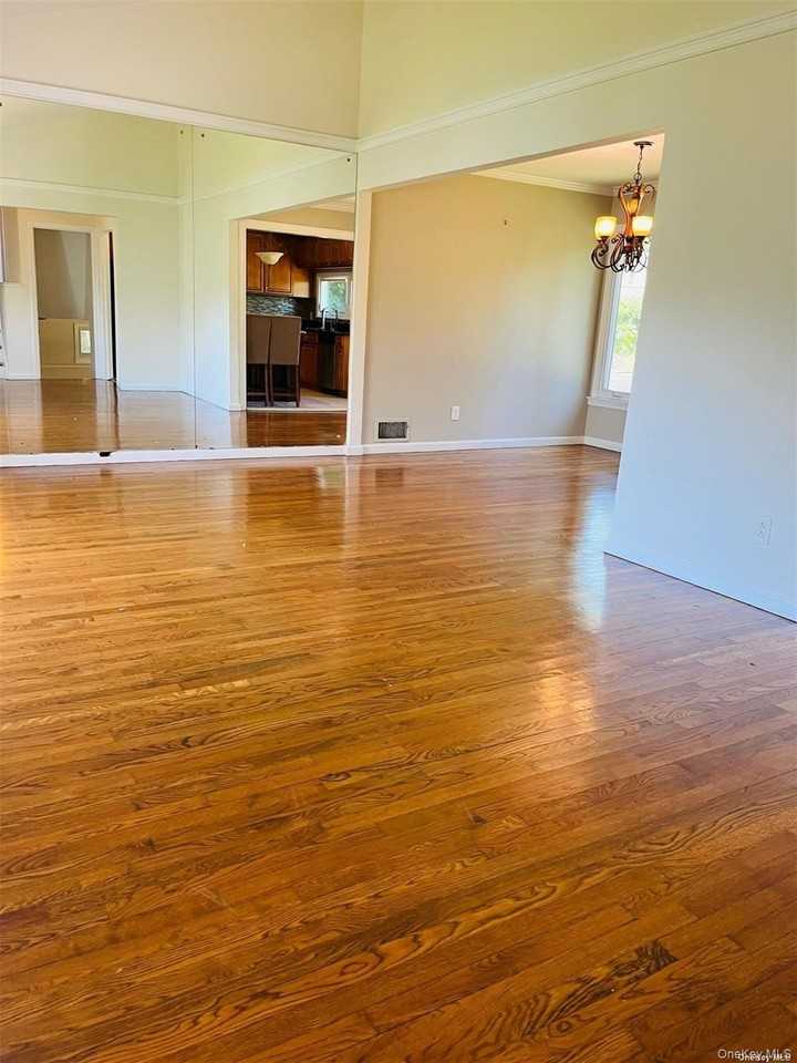 40 Willets Dr - Photo 4 of 22