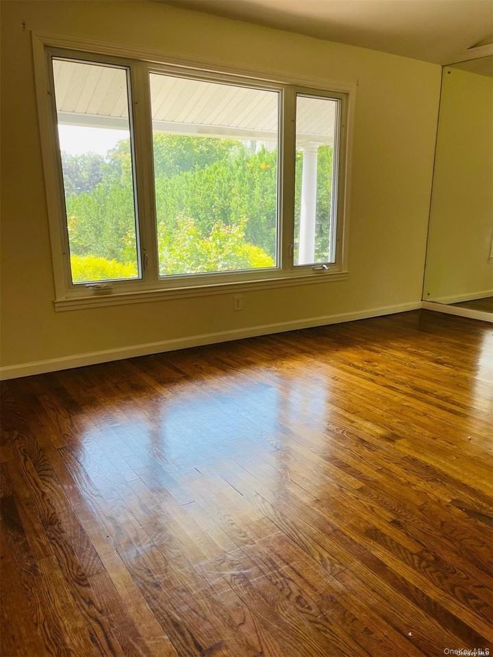 40 Willets Dr - Photo 5 of 22