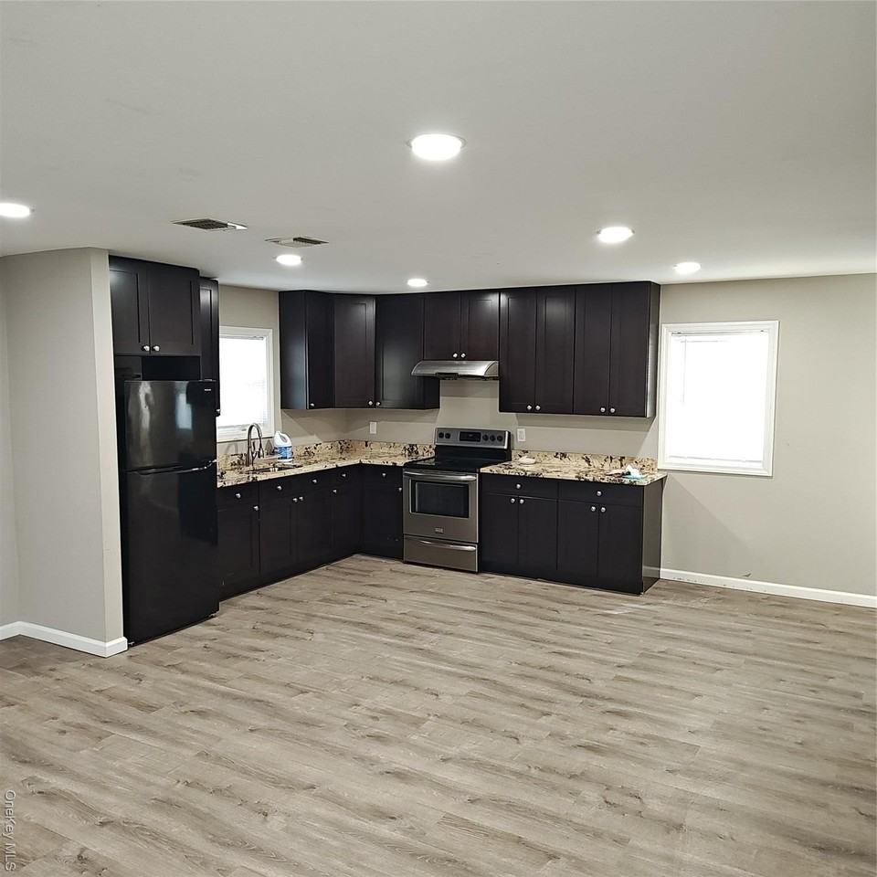 608 Provost Ave - Photo 4 of 15