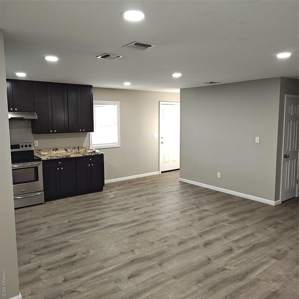 608 Provost Ave - Photo 7 of 15