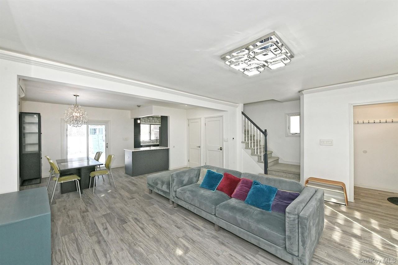 22203 Kingsbury Ave - Photo 7 of 30