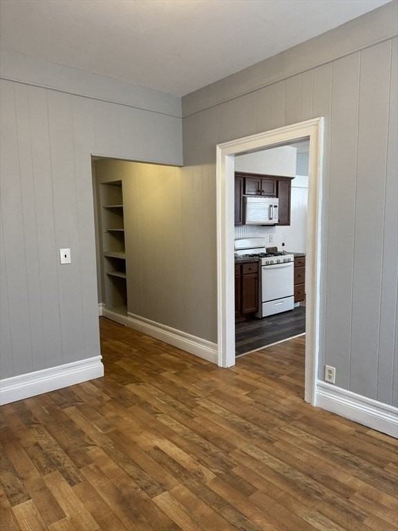 148 Maxfield St Apt 1e - Photo 3 of 11