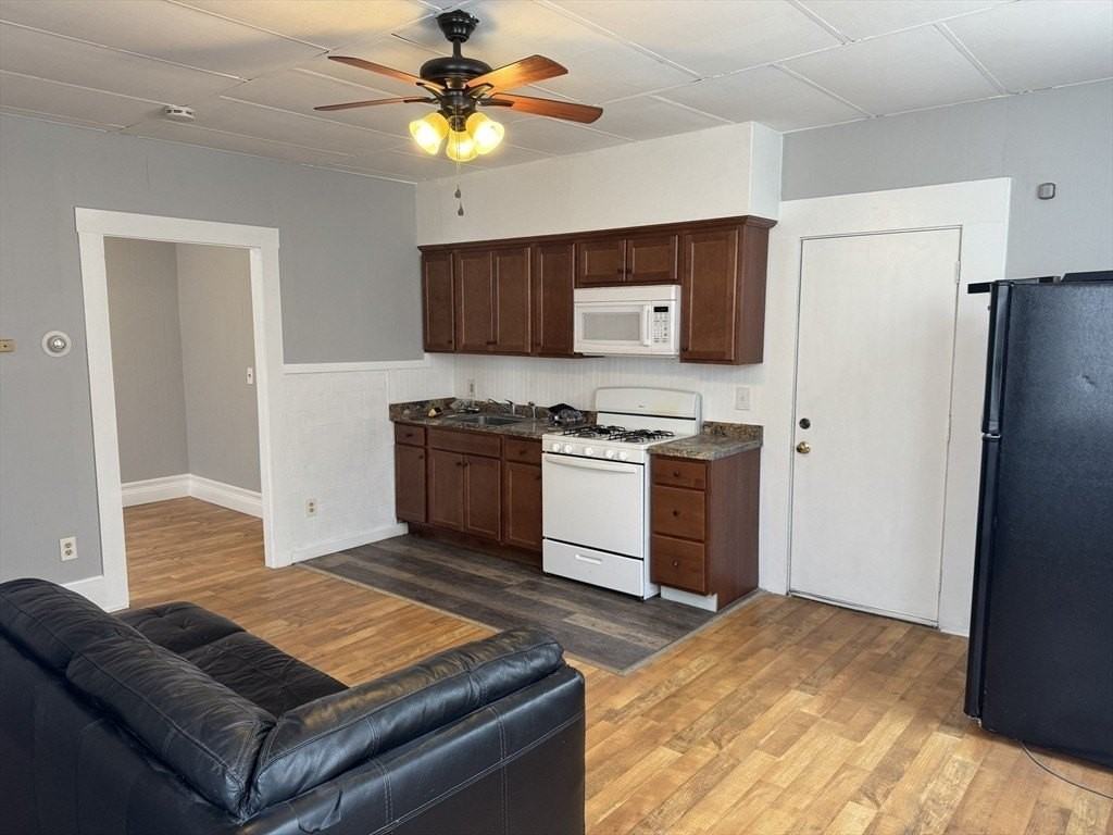 148 Maxfield St Apt 1e - Photo 6 of 11