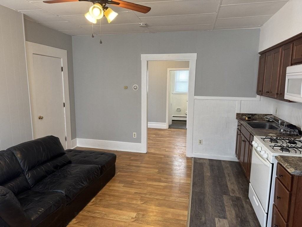 148 Maxfield St Apt 1e - Photo 7 of 11