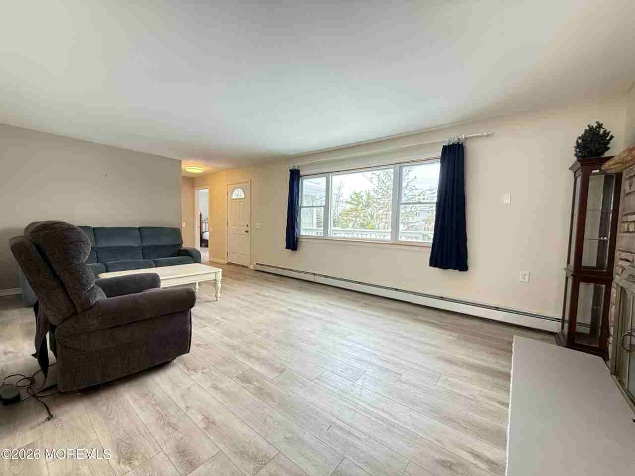 63 Shorewood Dr - Photo 4 of 25