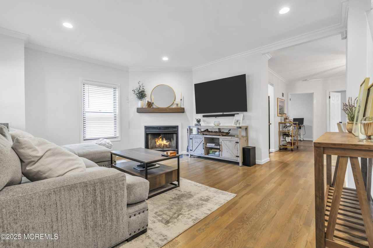 34 Phoenix Ave - Photo 6 of 45