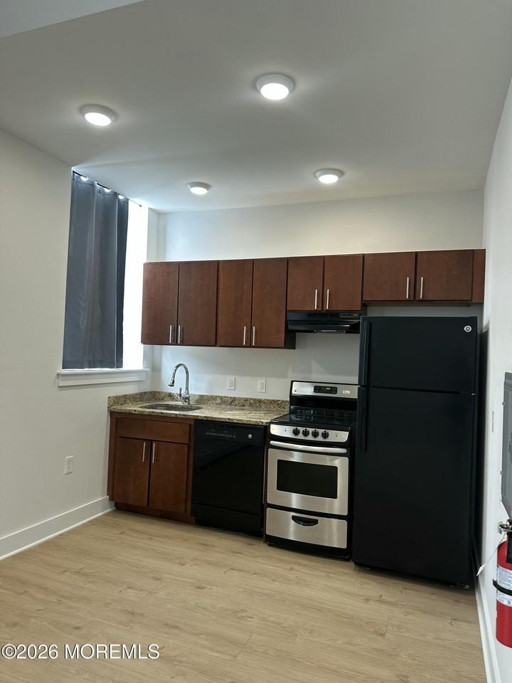 234 1st St Unit 101 - Photo 5 of 7