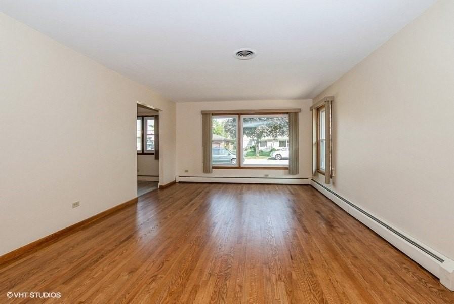 10012 S Komensky Ave - Photo 4 of 22