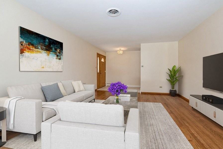 10012 S Komensky Ave - Photo 5 of 22