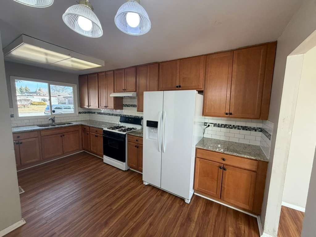 1321 Court O - Photo 5 of 19