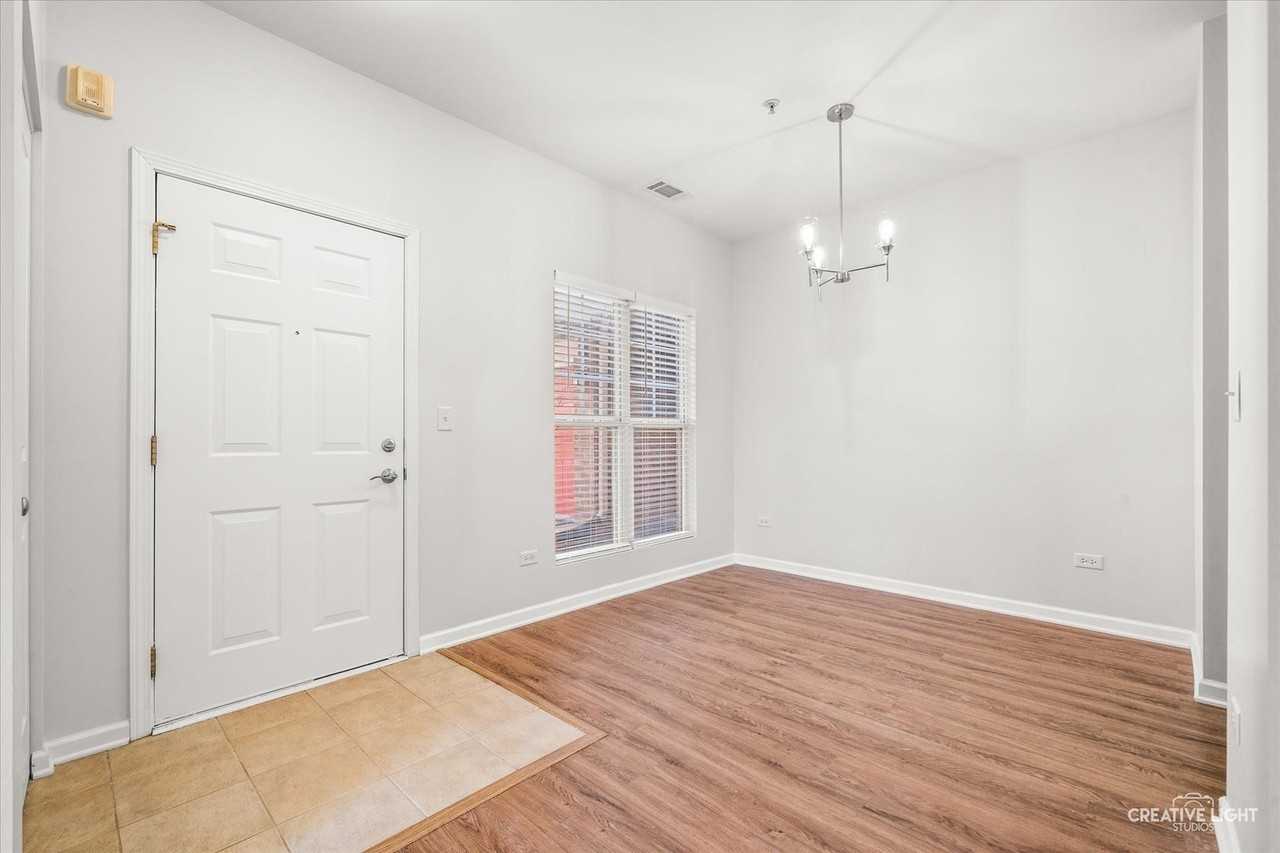 116 Clubhouse Ln Unit 116 - Photo 3 of 17