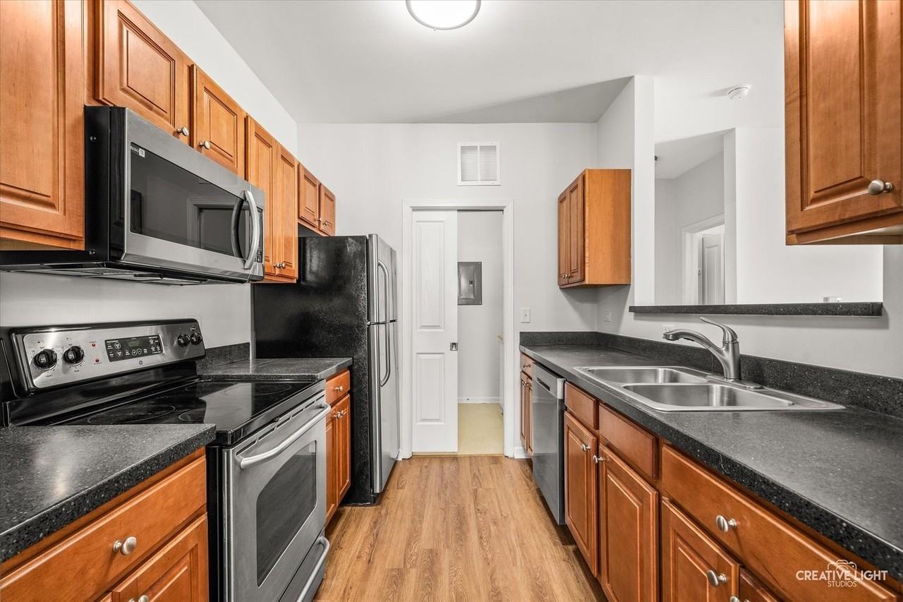 116 Clubhouse Ln Unit 116 - Photo 4 of 17