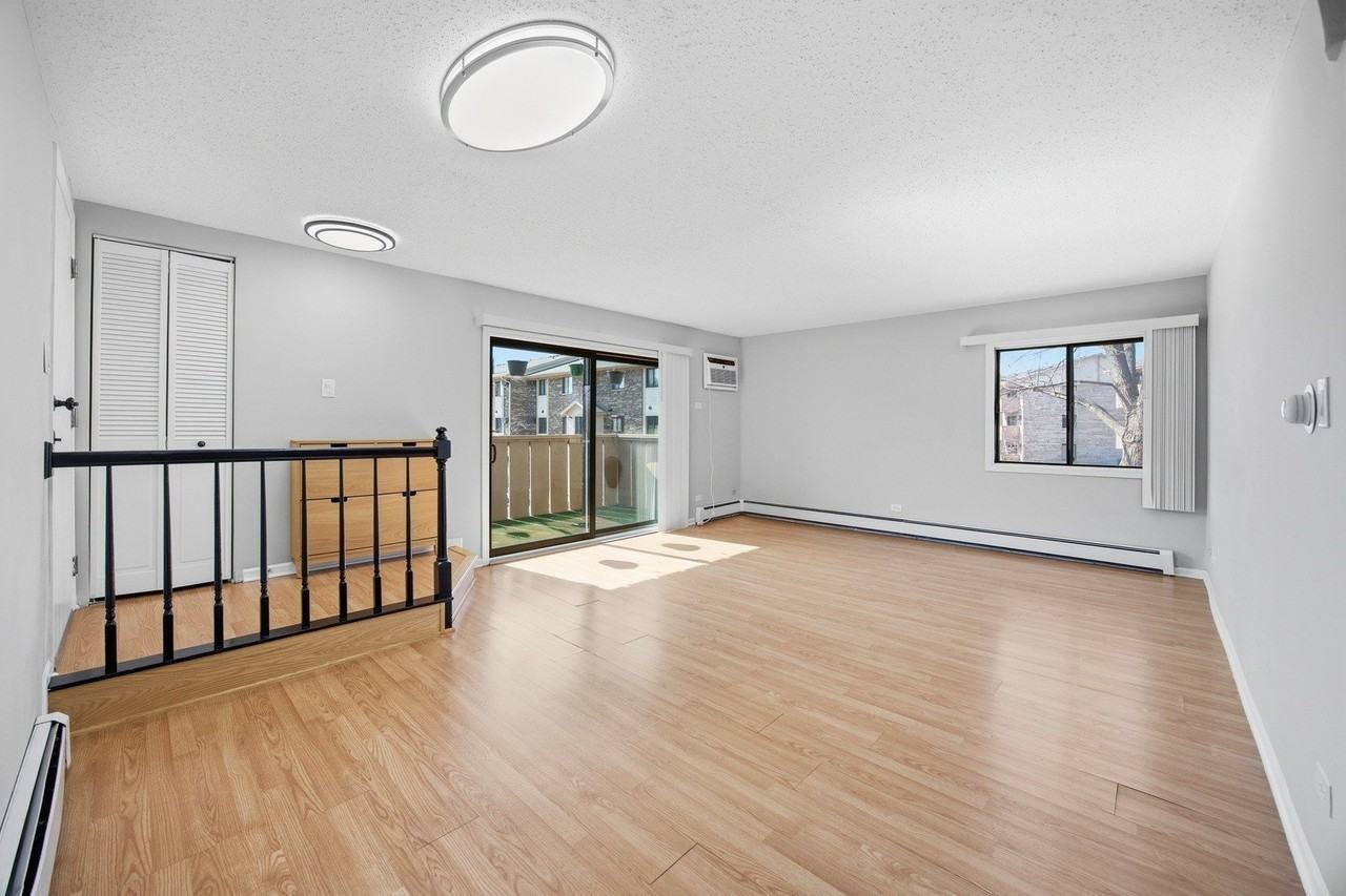 13 Cedar Ct Apt 5 - Photo 4 of 21