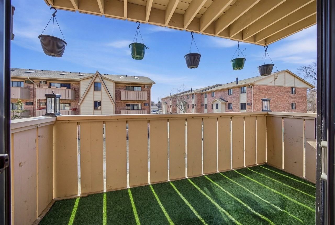 13 Cedar Ct Apt 5 - Photo 6 of 21