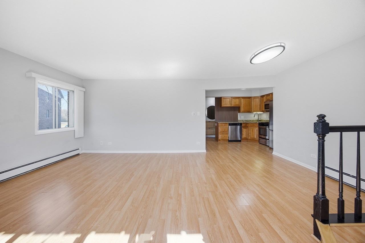 13 Cedar Ct Apt 5 - Photo 7 of 21