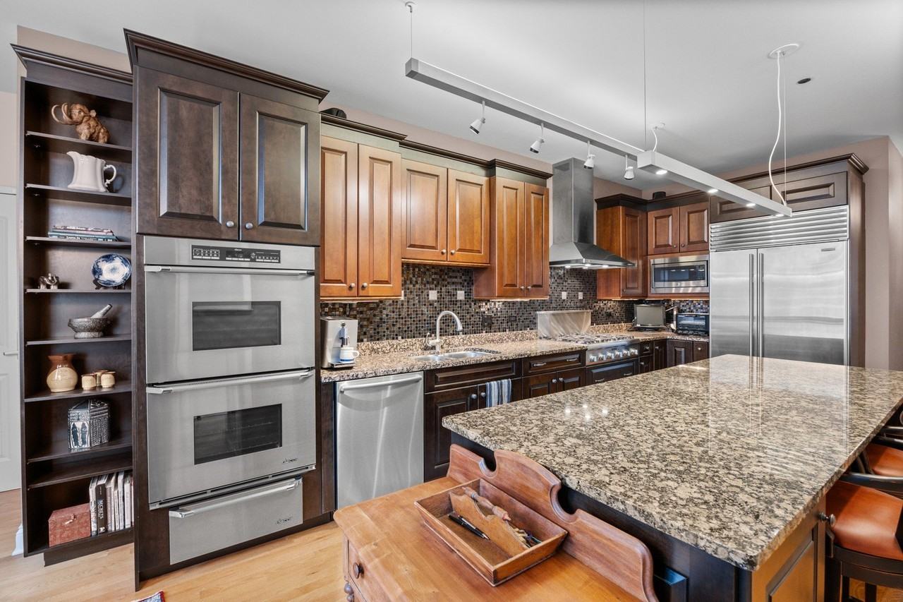 30 W Erie St Unit 1002 - Photo 6 of 29