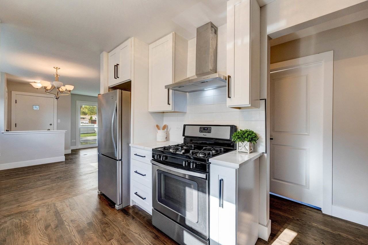 4856 Wick Dr - Photo 6 of 31