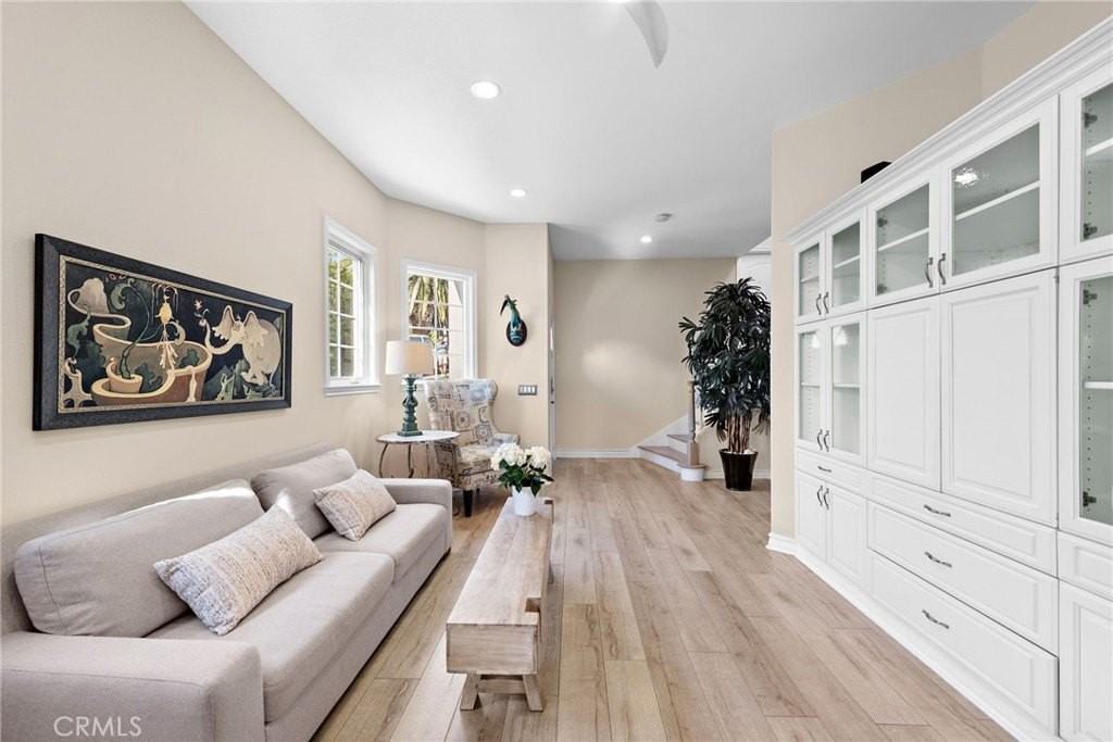 438 3rd St - Photo 4 of 30