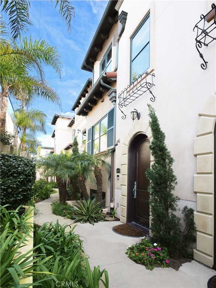 105 Paseo De La Playa #F - Photo 3 of 36