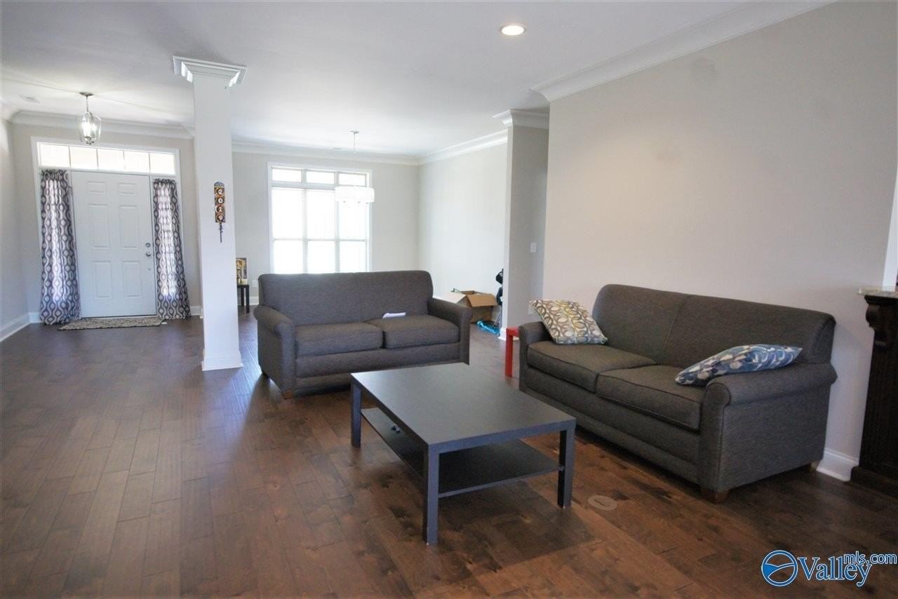 196 Fernbridge Blvd - Photo 4 of 49