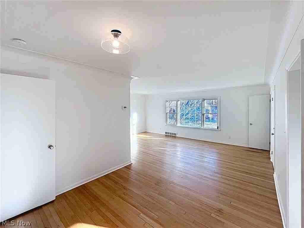 18411 Chagrin Blvd - Photo 7 of 21