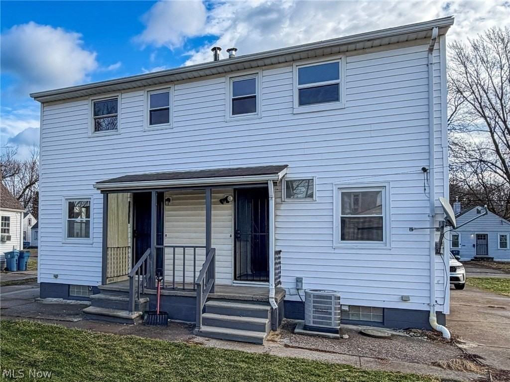 1612 Maine Ave - Photo 3 of 32