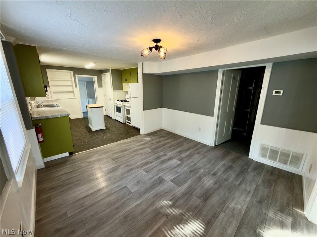 142 Beaver Ct - Photo 6 of 40