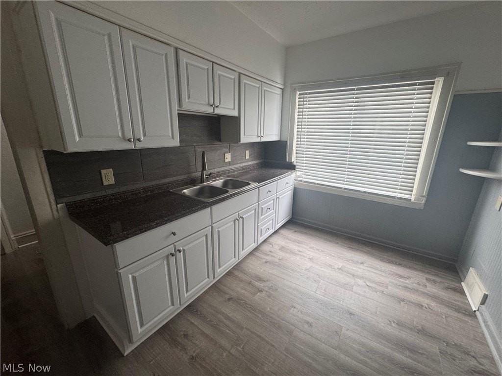 839 Lecona Rd - Photo 3 of 18