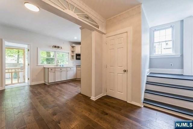 92 Highwood Ave - Photo 5 of 46