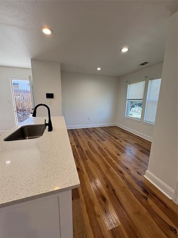 932 E Davis Ave - Photo 4 of 25