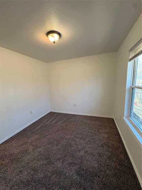 932 E Davis Ave - Photo 7 of 25