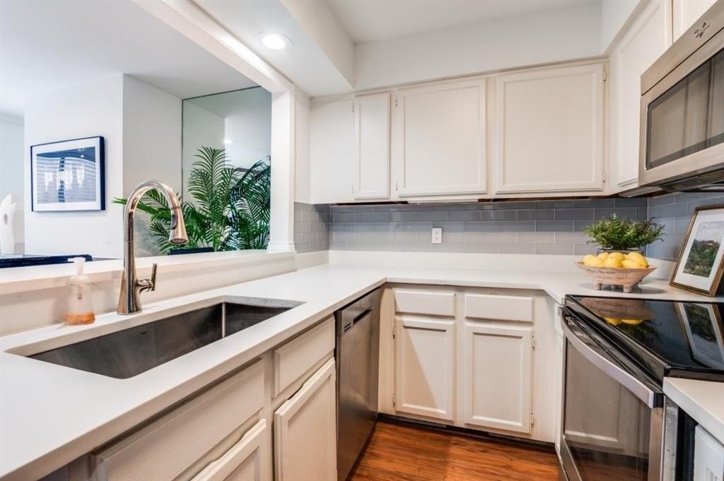 4411 Gilbert Ave #10 - Photo 4 of 12