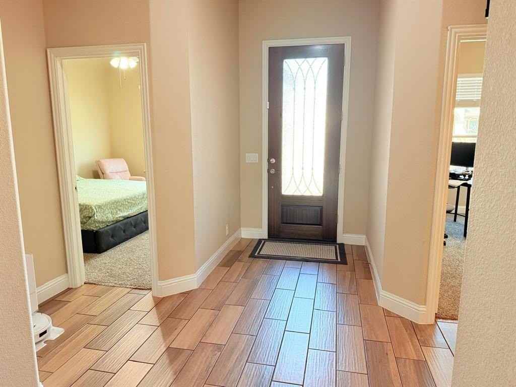 812 Blue Yucca Ln - Photo 3 of 40