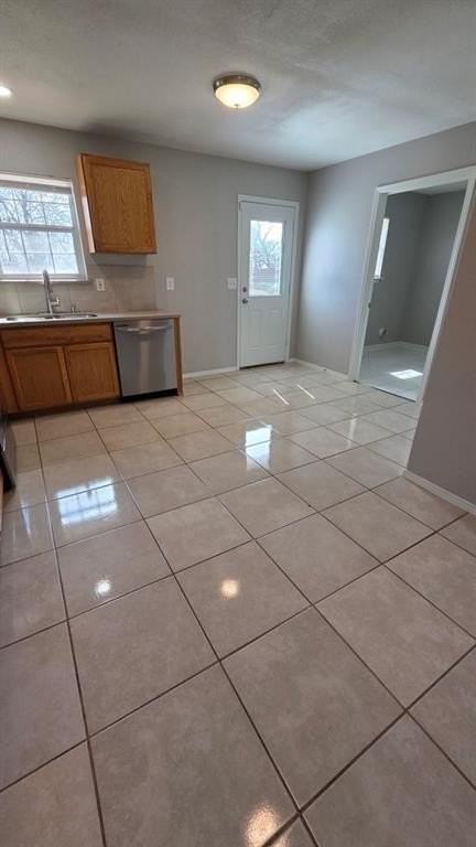 600 Pacific St E - Photo 6 of 21